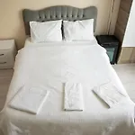 Liya Boutique Hotel *